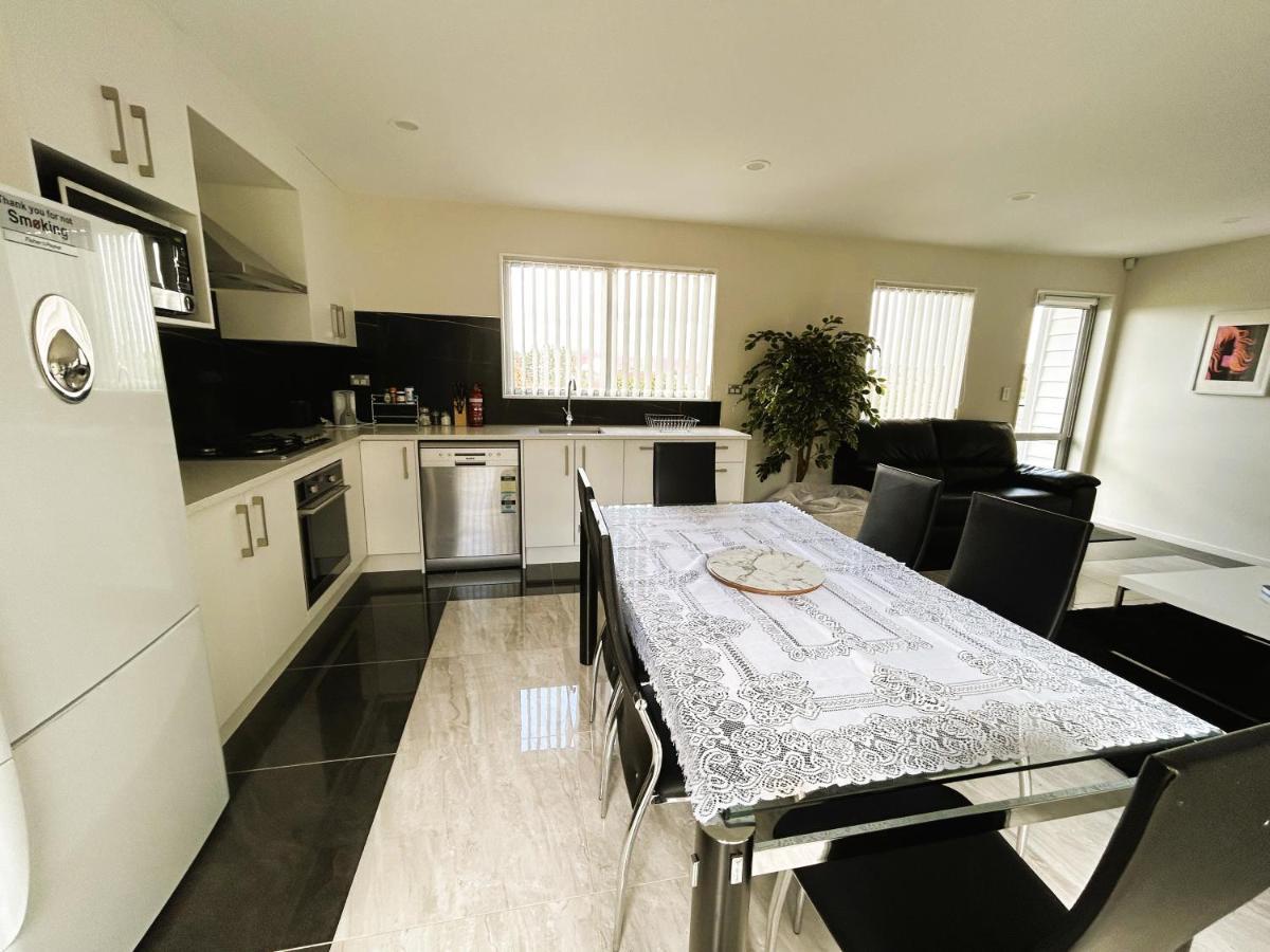 Cross Roads Apartment Pokeno Ngoại thất bức ảnh