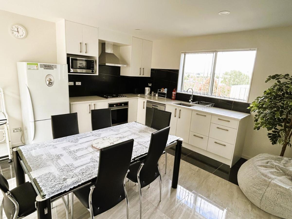 Cross Roads Apartment Pokeno Ngoại thất bức ảnh